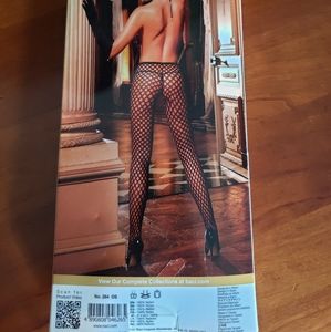 Fishnet mesh pantyhose